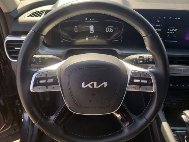 Used 2023 Kia Telluride S image 17