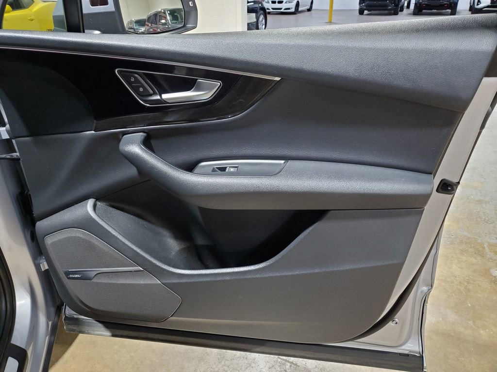 Used 2018 Audi Q7 3.0T Prestige w/ Prestige Package image 16
