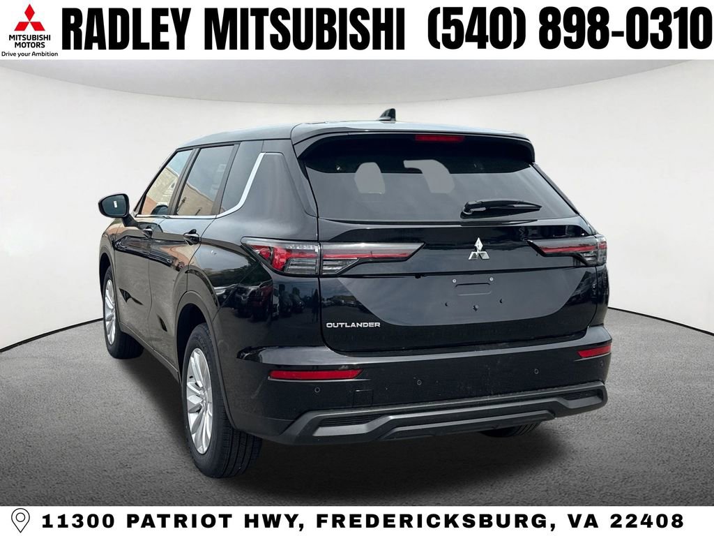New 2026 Mitsubishi Outlander ES image 3