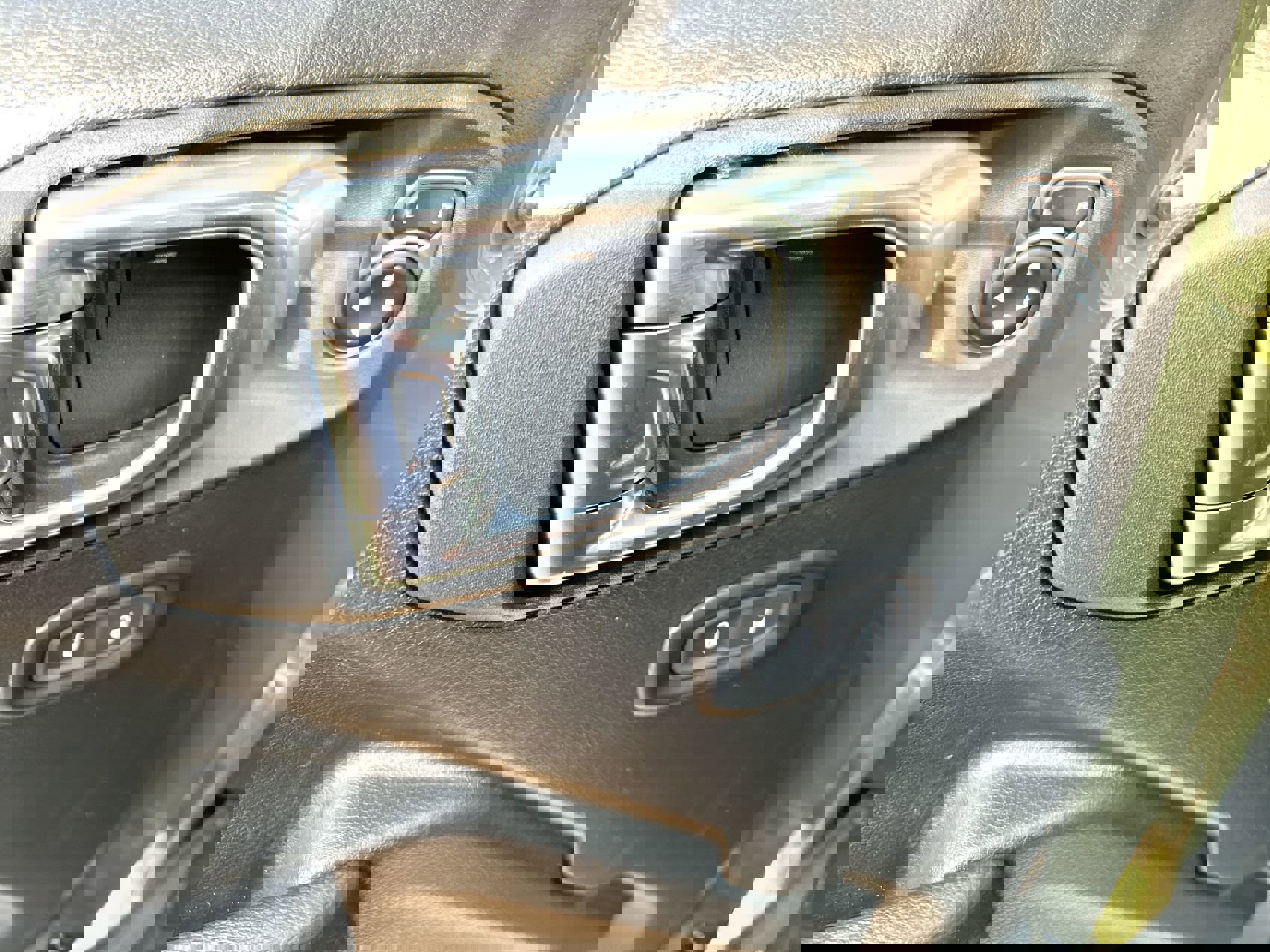 New 2023 Jeep Wrangler Unlimited Rubicon 4xe w/ Cold Weather Group image 13