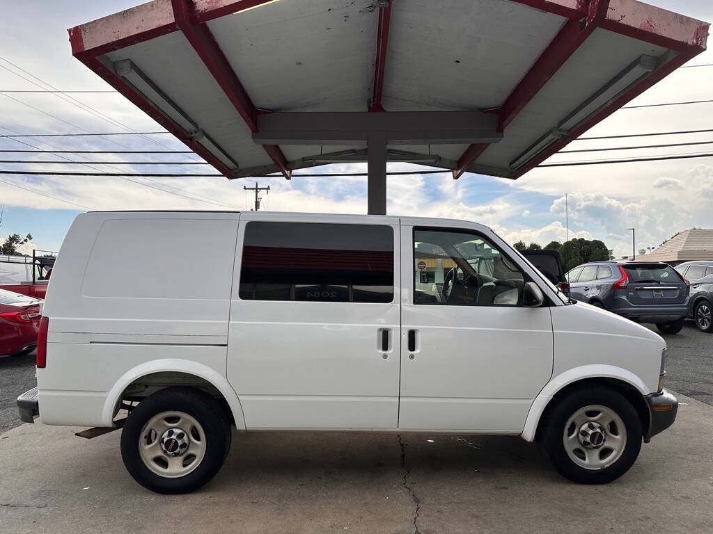 Used 2005 GMC Safari w/ Convenience Package RWD image 5