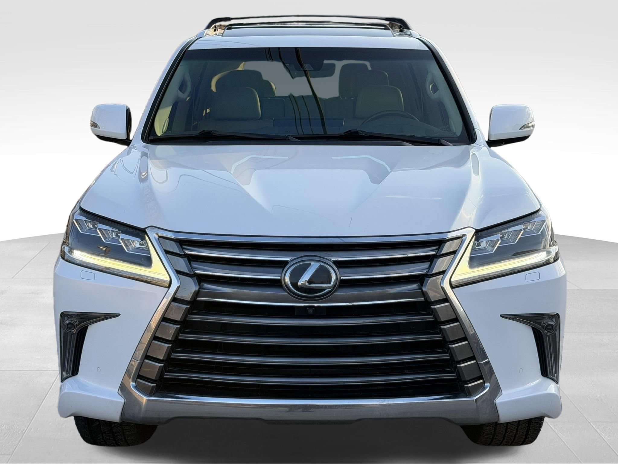 Used 2016 Lexus LX 570 4WD w/ Luxury Package image 2