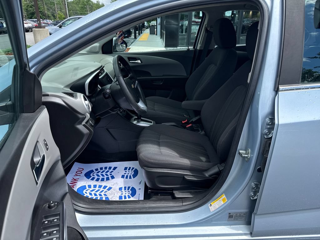 Used 2018 Chevrolet Sonic LT FWD image 19