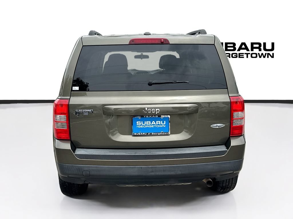 Used 2015 Jeep Patriot High Altitude FWD image 6