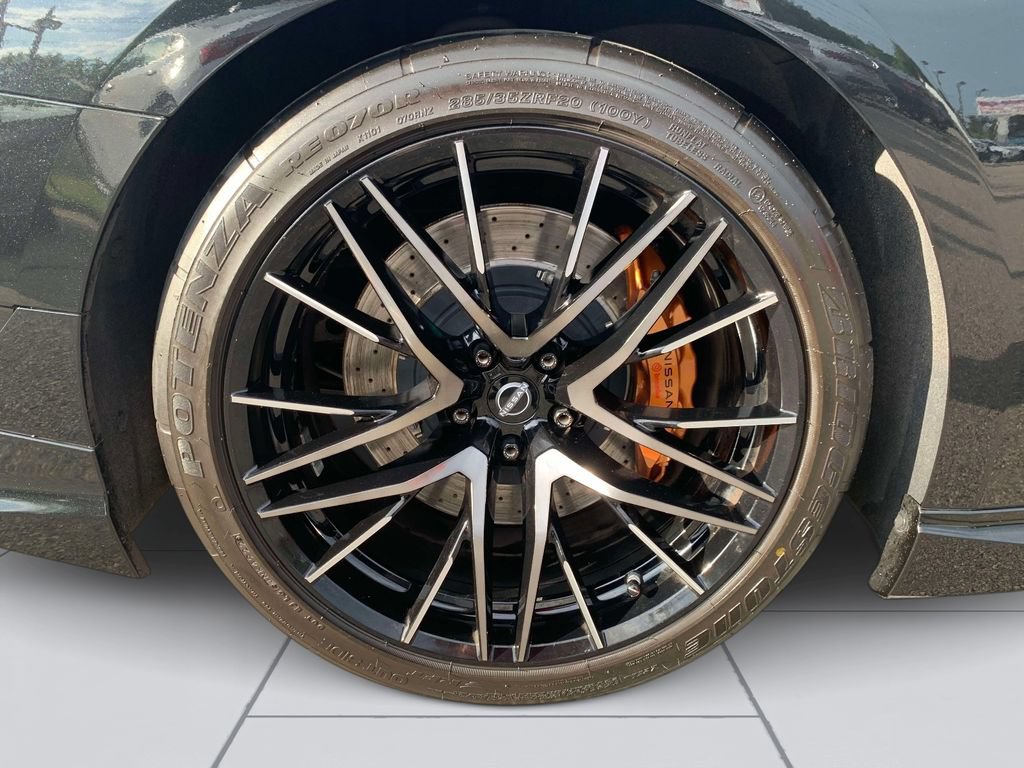Used 2024 Nissan GT-R Premium w/ Floor Mat Package AWD/4WD image 35