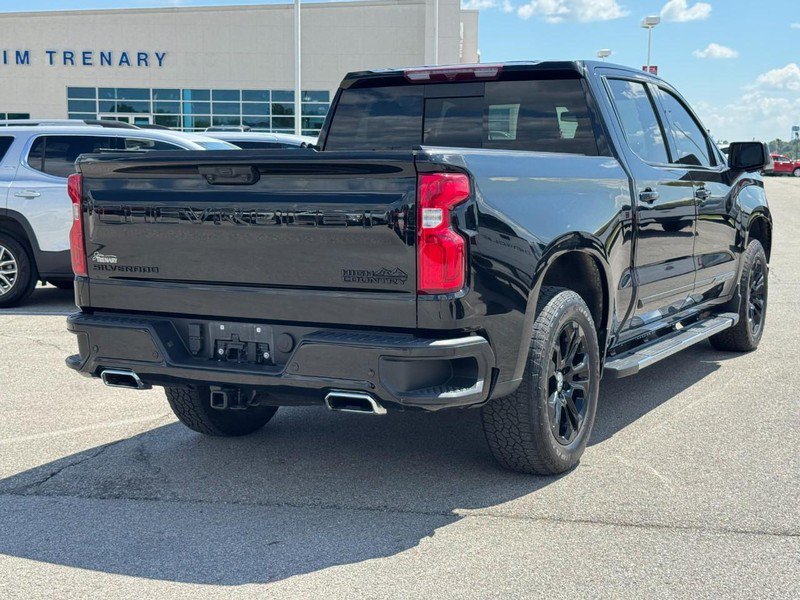 Used 2024 Chevrolet Silverado 1500 High Country AWD/4WD image 3
