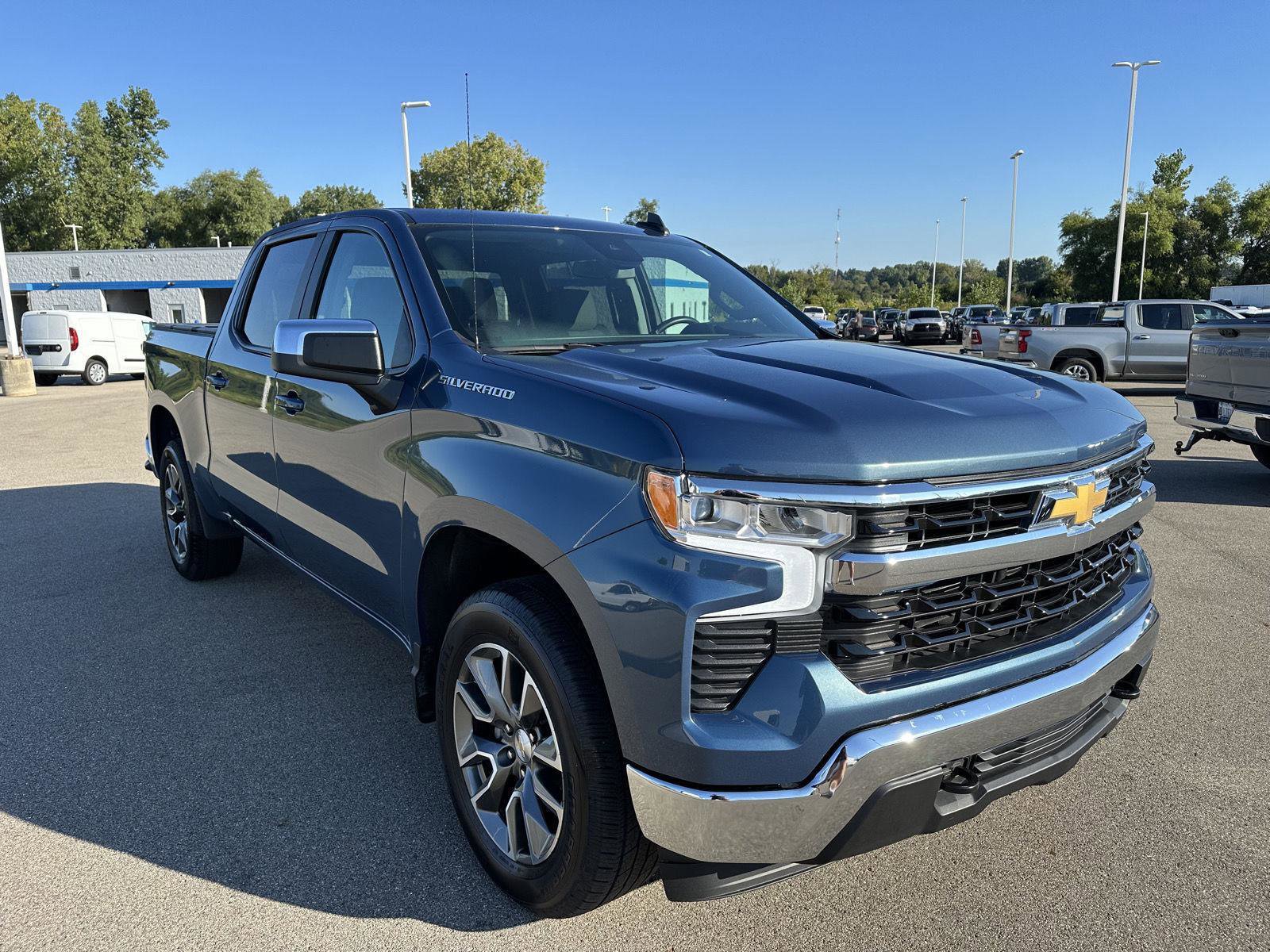Used 2024 Chevrolet Silverado 1500 LT image 10