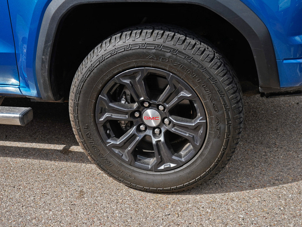 Used 2023 GMC Canyon Elevation image 9