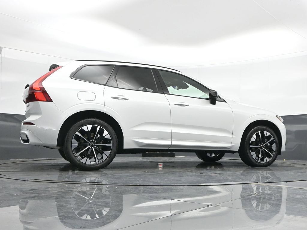 New 2026 Volvo XC60 B5 Plus w/ Climate Package image 40