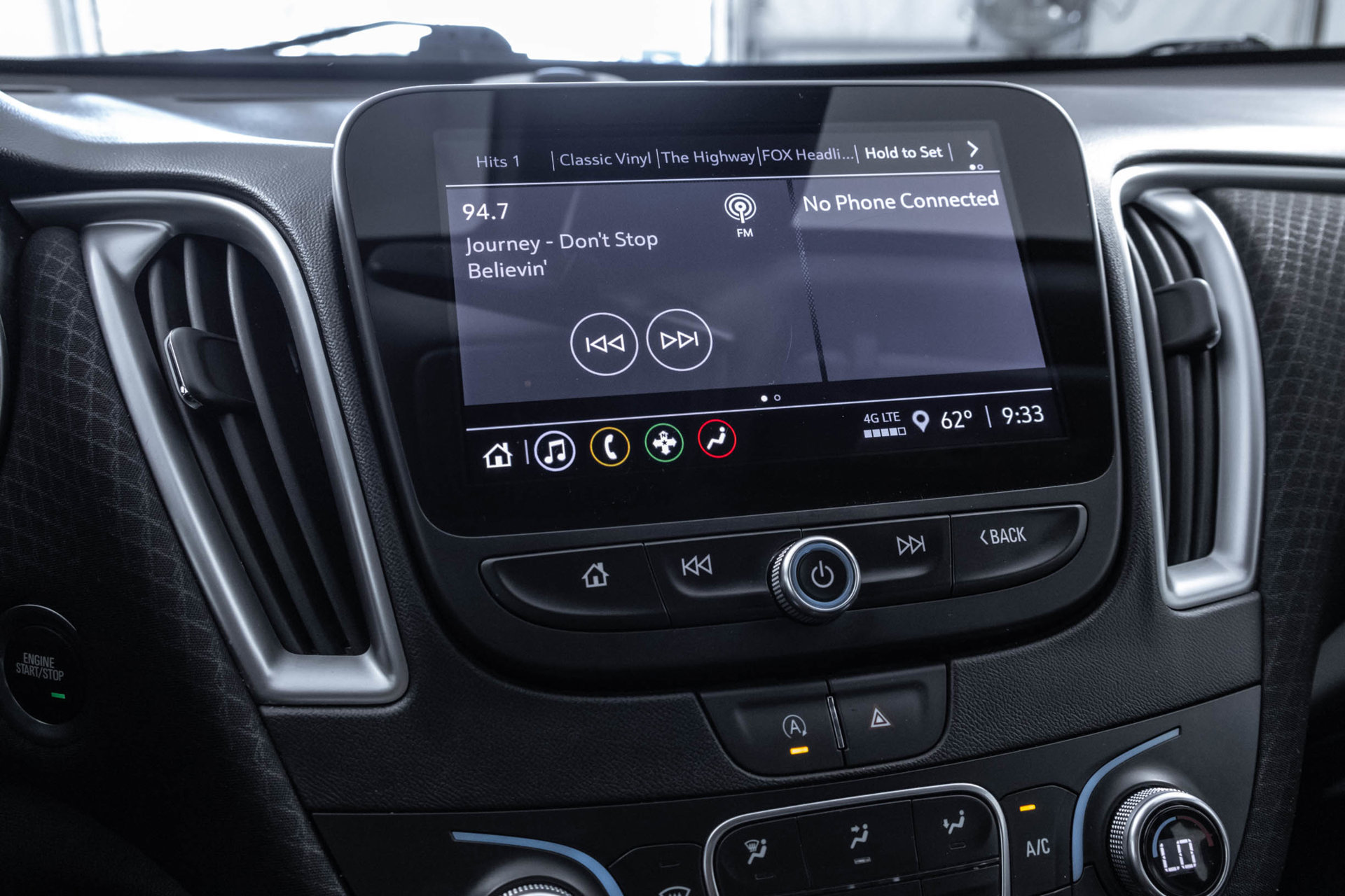 Used 2025 Chevrolet Malibu LT FWD image 29
