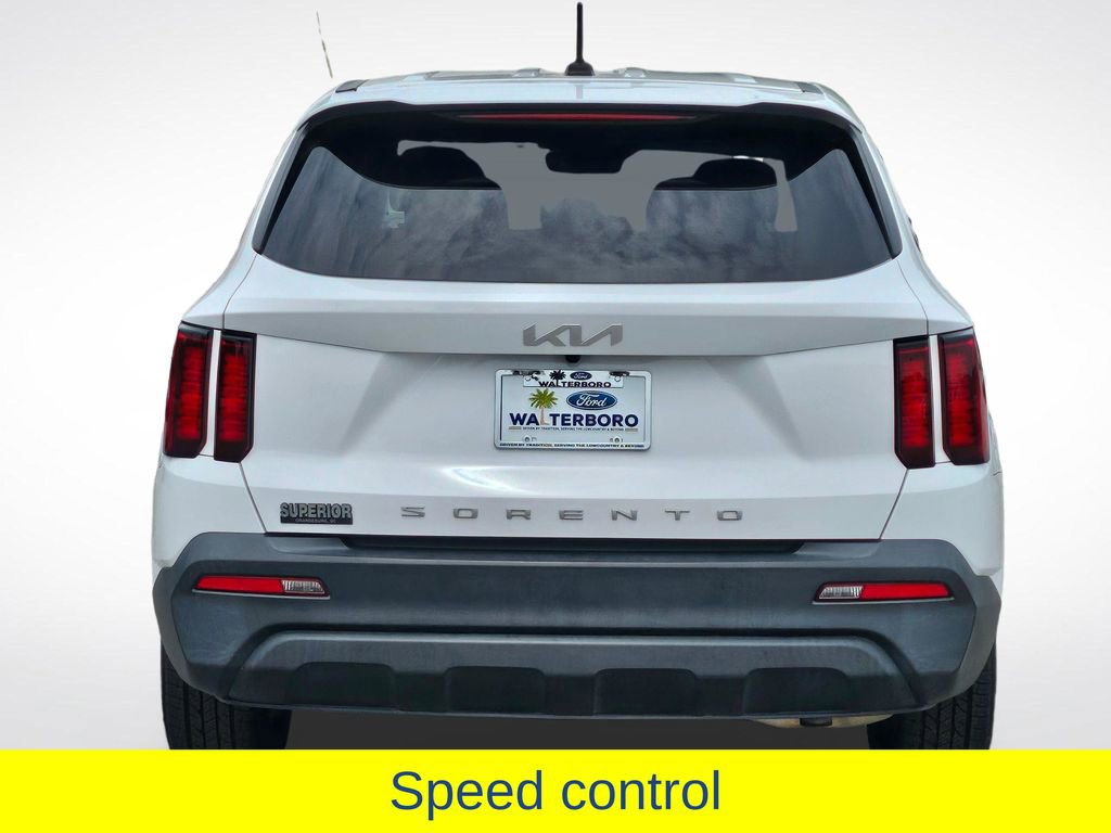 Used 2022 Kia Sorento LX image 23