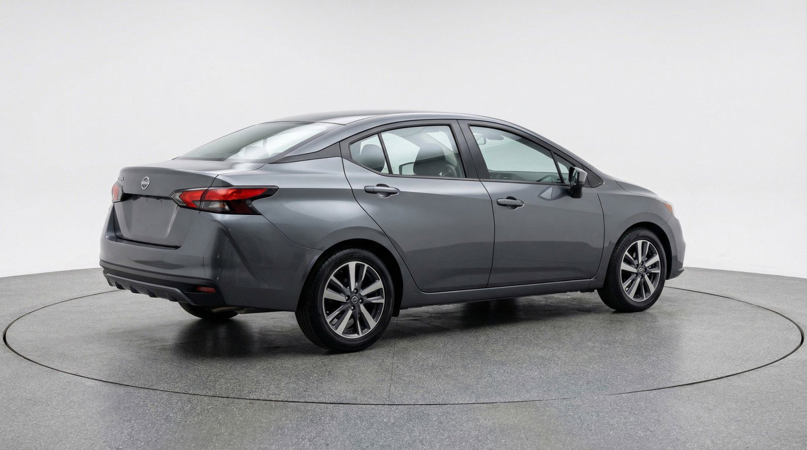 Used 2025 Nissan Versa SV image 9