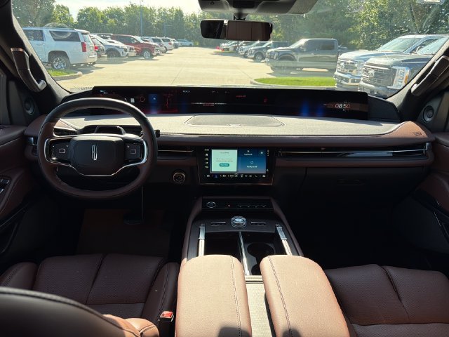 New 2026 Lincoln Navigator L Reserve AWD/4WD image 17