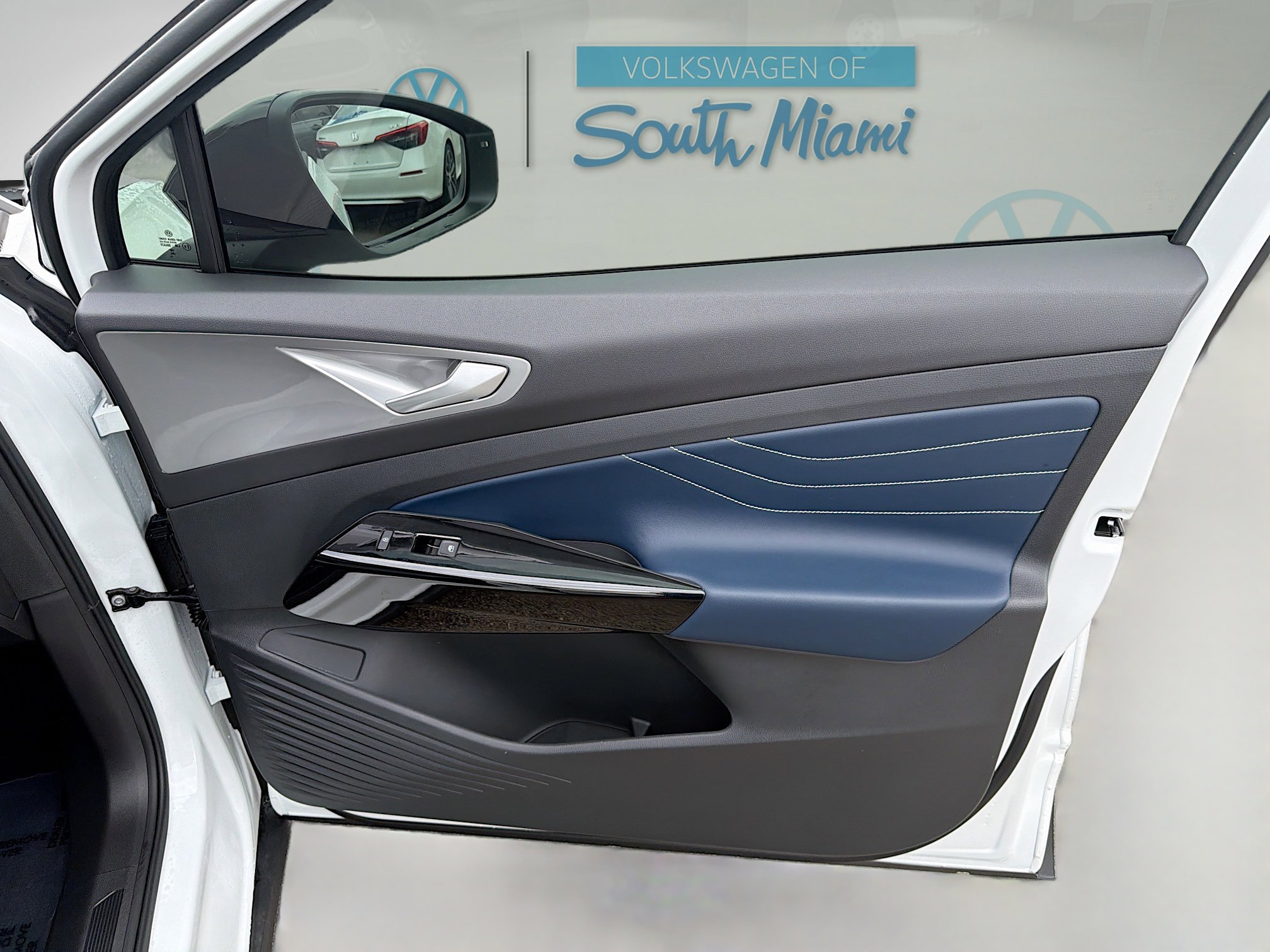 Certified 2025 Volkswagen ID.4 Pro S w/ ID.4 Black Package image 34