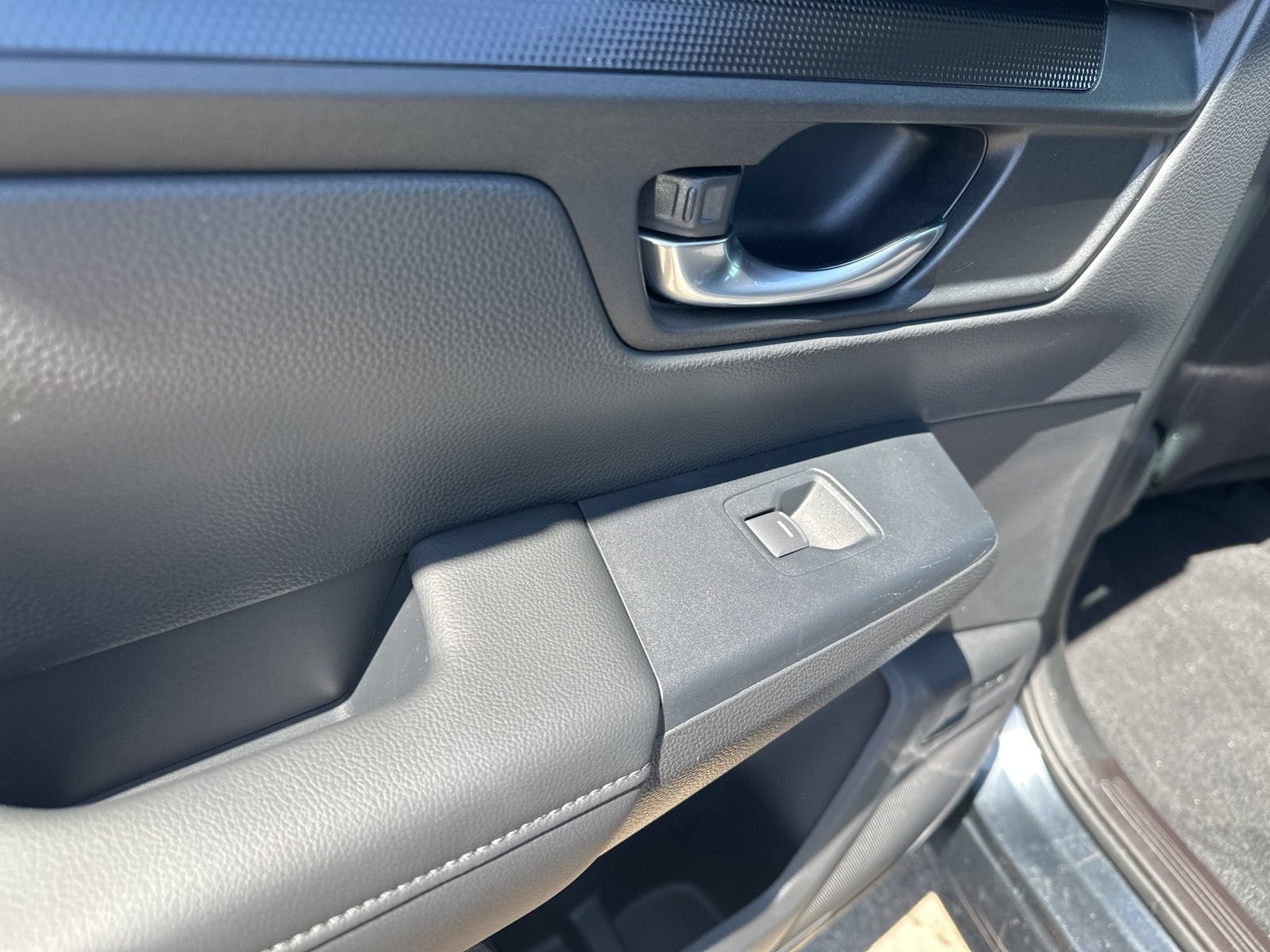 Used 2024 Honda CR-V LX image 22