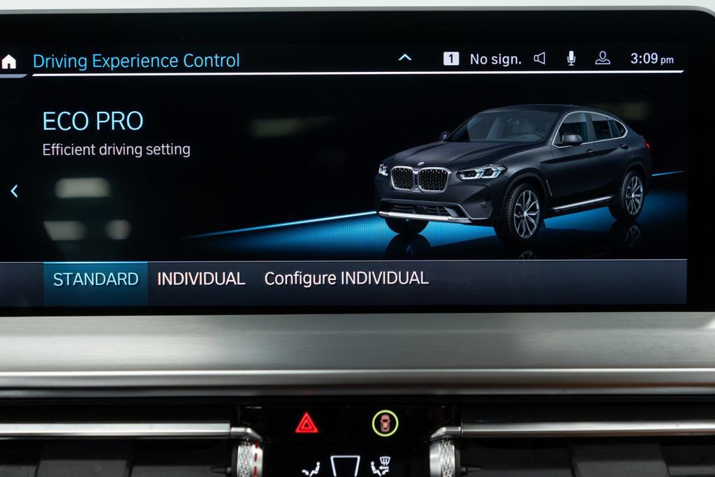 Used 2025 BMW X4 xDrive30i image 27