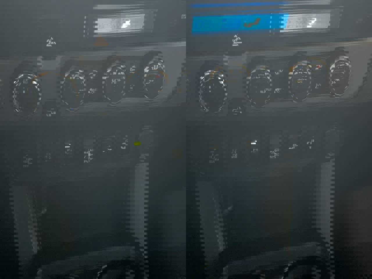 Used 2023 Toyota Tacoma TRD Sport w/ Technology Package image 19