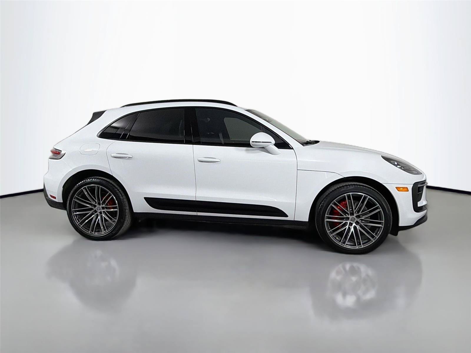 Certified 2025 Porsche Macan S AWD/4WD image 8