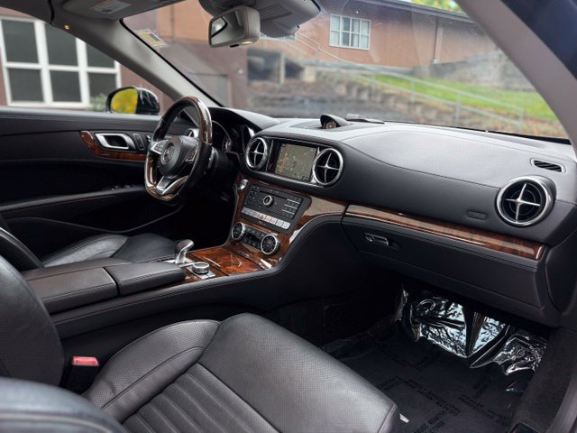 Used 2017 Mercedes-Benz SL 550 image 17