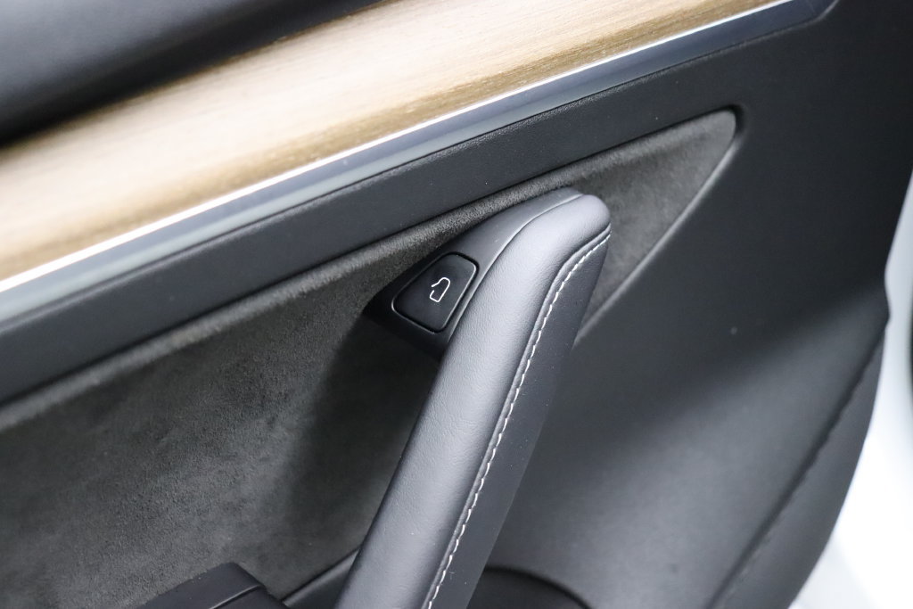 Used 2023 Tesla Model 3 Standard Range RWD image 18