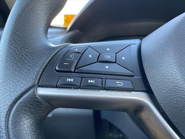 Used 2024 Nissan Altima 2.5 SV image 11