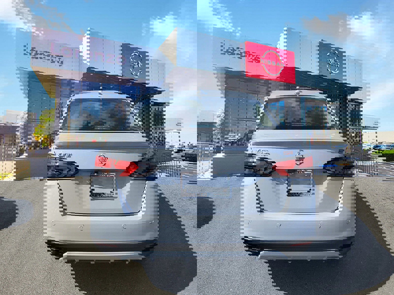 New 2025 Nissan Versa SR w/ Trunk Package image 5