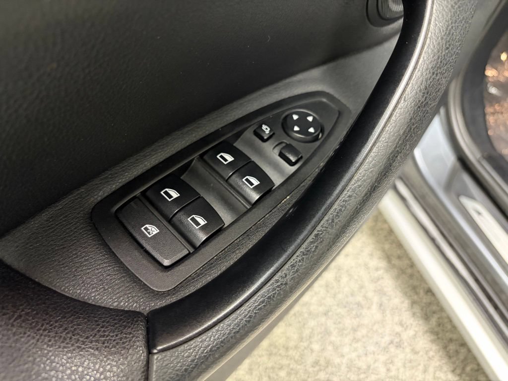 Used 2017 BMW X1 xDrive28i AWD/4WD image 14