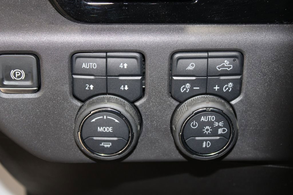 Used 2024 Chevrolet Silverado 1500 ZR2 w/ Technology Package image 23