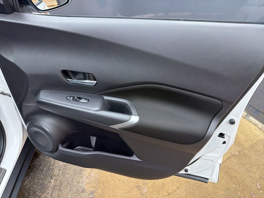 Used 2023 Nissan Kicks SV image 25