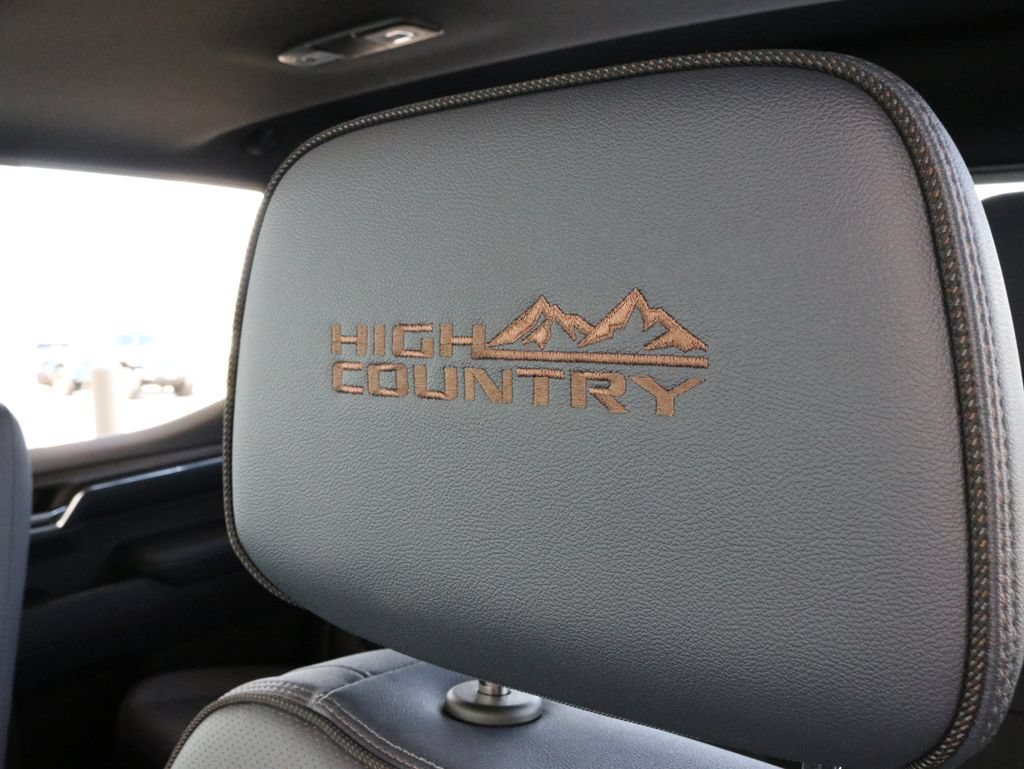 Used 2023 Chevrolet Silverado 1500 High Country w/ High Country Premium Package AWD/4WD image 29