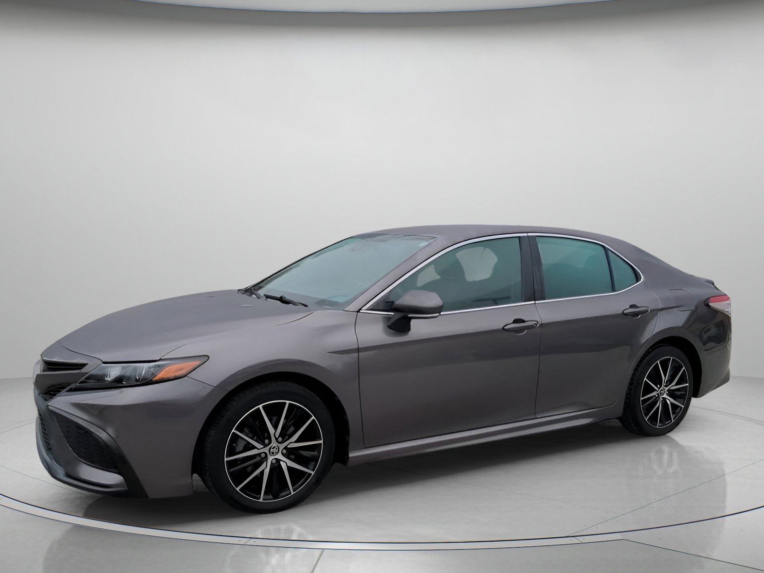 Used 2022 Toyota Camry SE w/ Carpet Mat Package (TMS) image 10