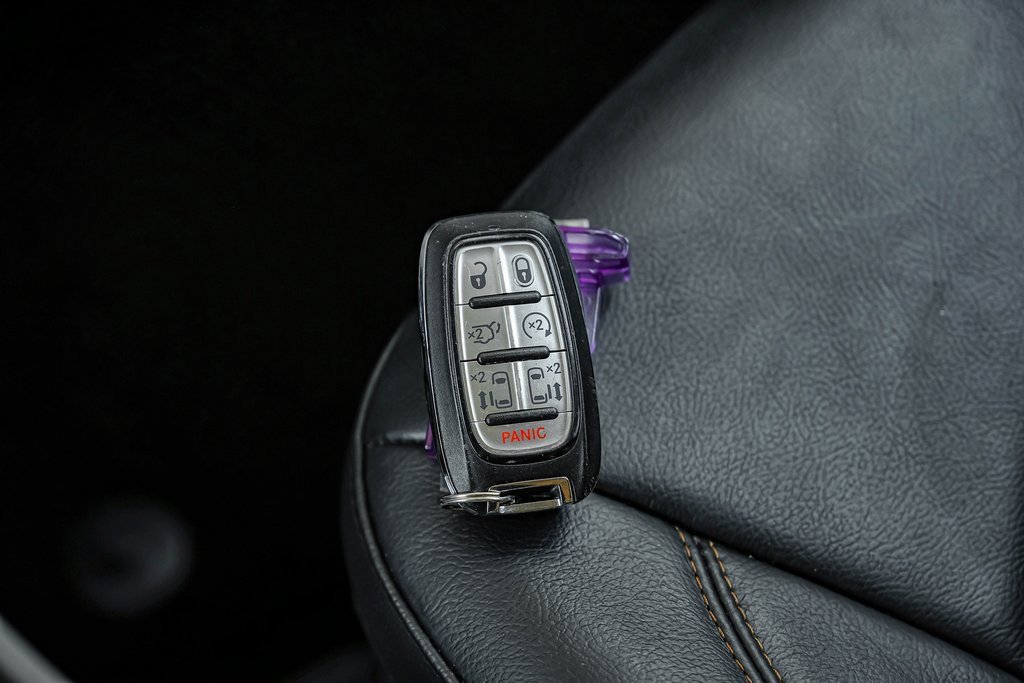 Used 2019 Chrysler Pacifica Touring-L image 67