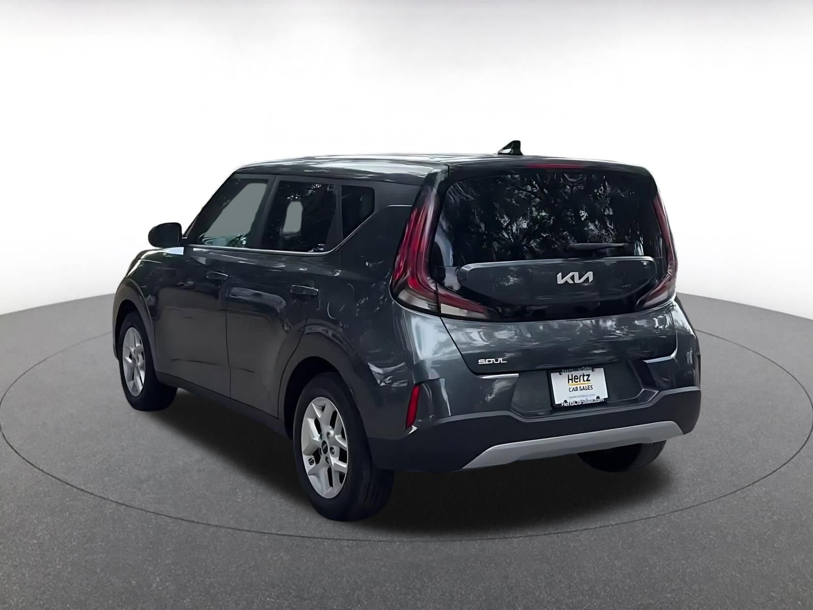 Used 2025 Kia Soul LX w/ LX Technology Package FWD image 14