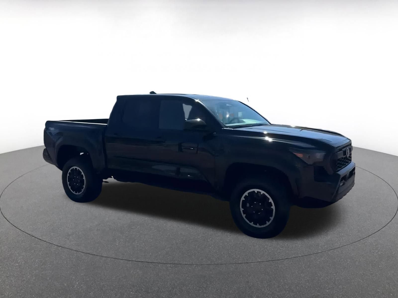 Used 2025 Toyota Tacoma SR video 2