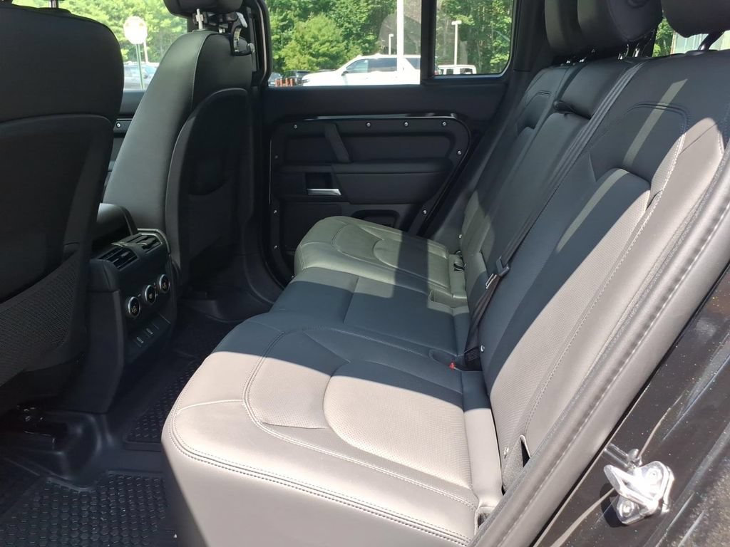 New 2026 Land Rover Defender 110 X-Dynamic SE AWD/4WD image 15