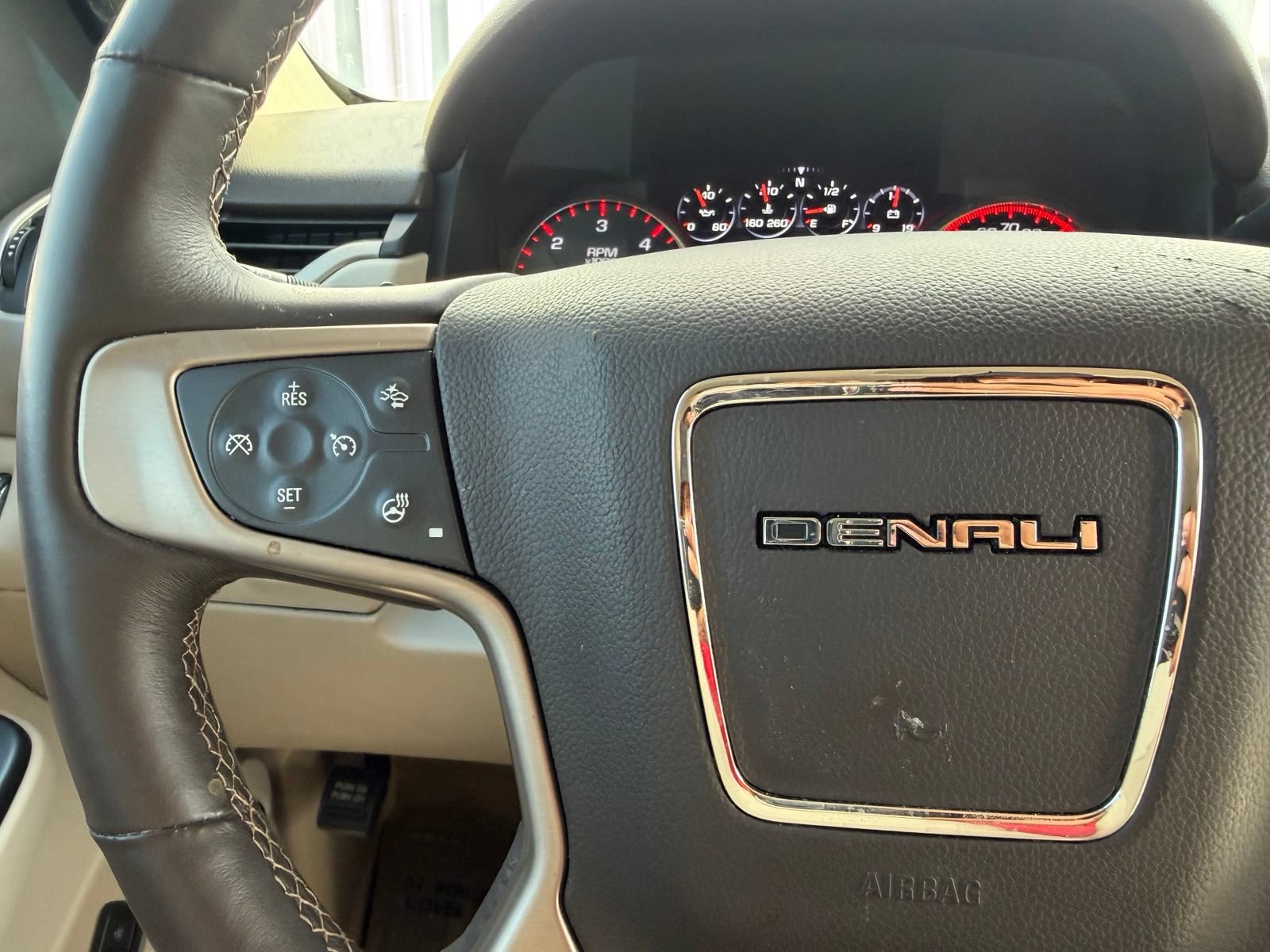 Used 2015 GMC Yukon Denali w/ Open Road Package AWD/4WD image 15