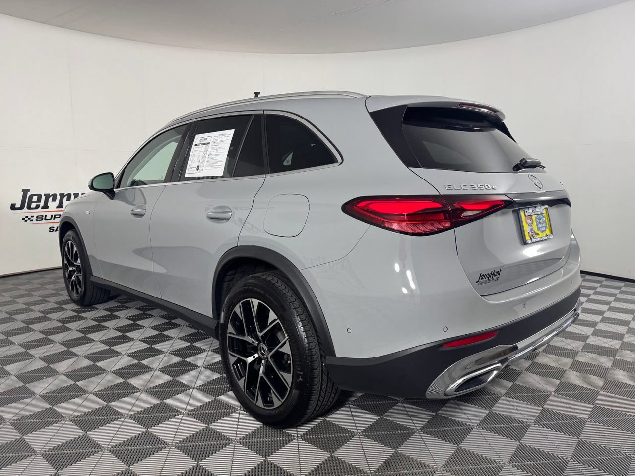 Used 2025 Mercedes-Benz GLC 350e 4MATIC image 8