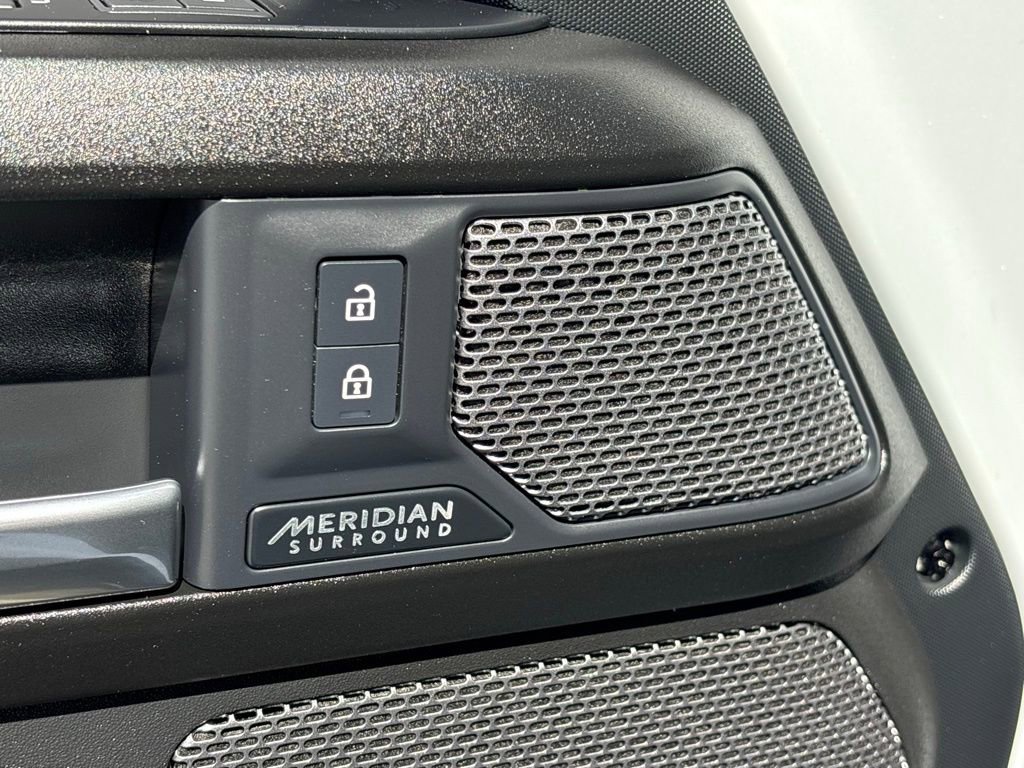 Used 2023 Land Rover Defender 110 V8 image 20