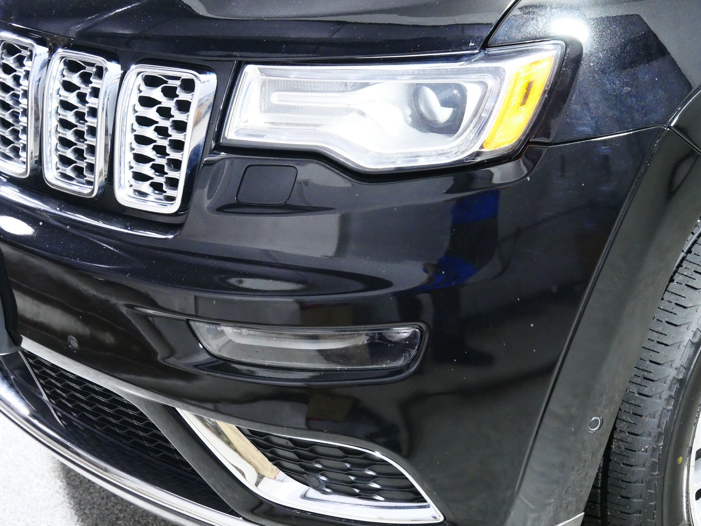 Used 2017 Jeep Grand Cherokee Summit AWD/4WD image 16