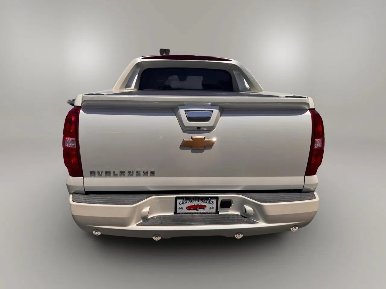 Used 2012 Chevrolet Avalanche LTZ AWD/4WD image 5