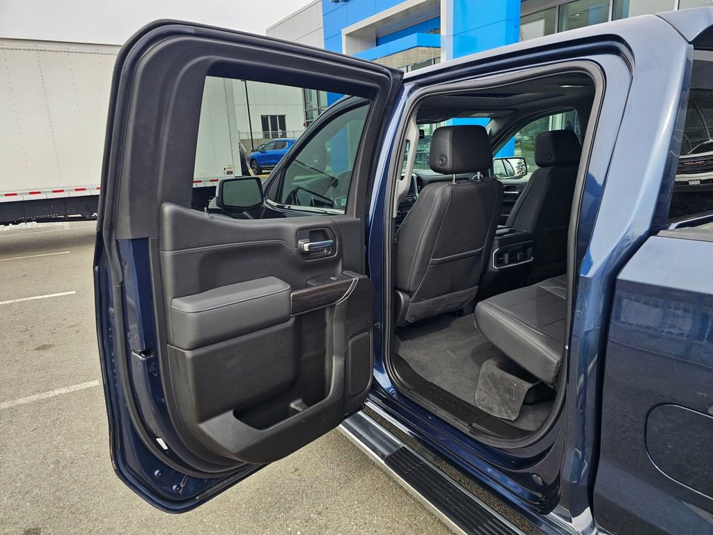 Used 2022 Chevrolet Silverado 1500 LTZ w/ LTZ Premium Package AWD/4WD image 16