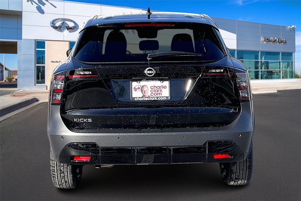 Used 2025 Nissan Kicks SV image 4