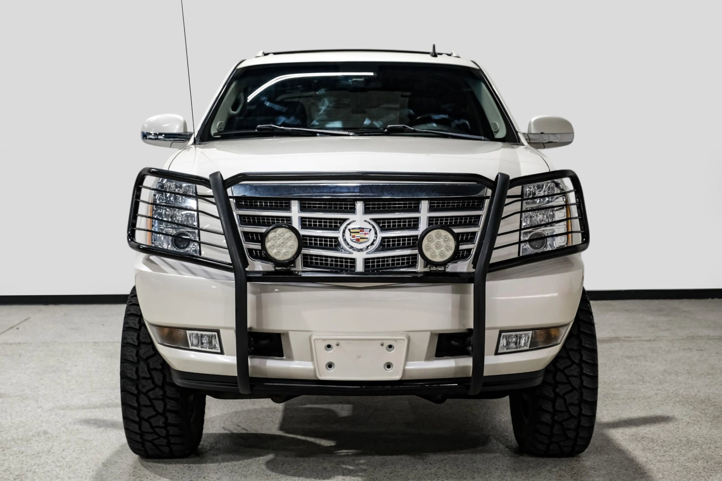 Used 2013 Cadillac Escalade EXT Premium AWD/4WD image 3