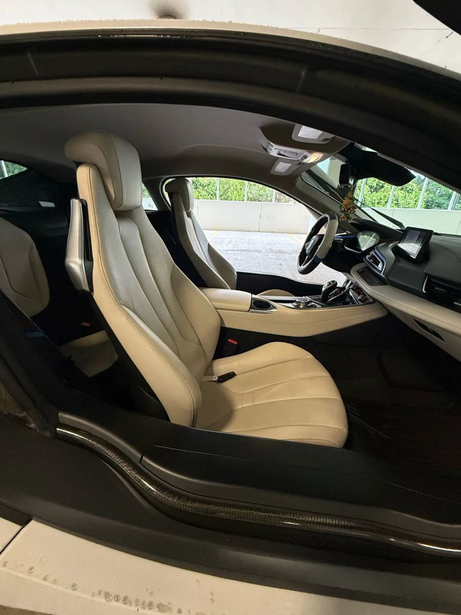 Used 2015 BMW i8 image 25