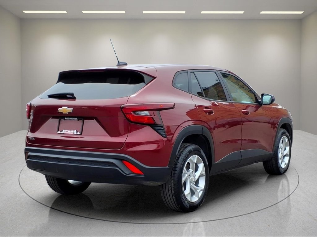 Used 2024 Chevrolet Trax LS w/ LS Convenience Package FWD image 20