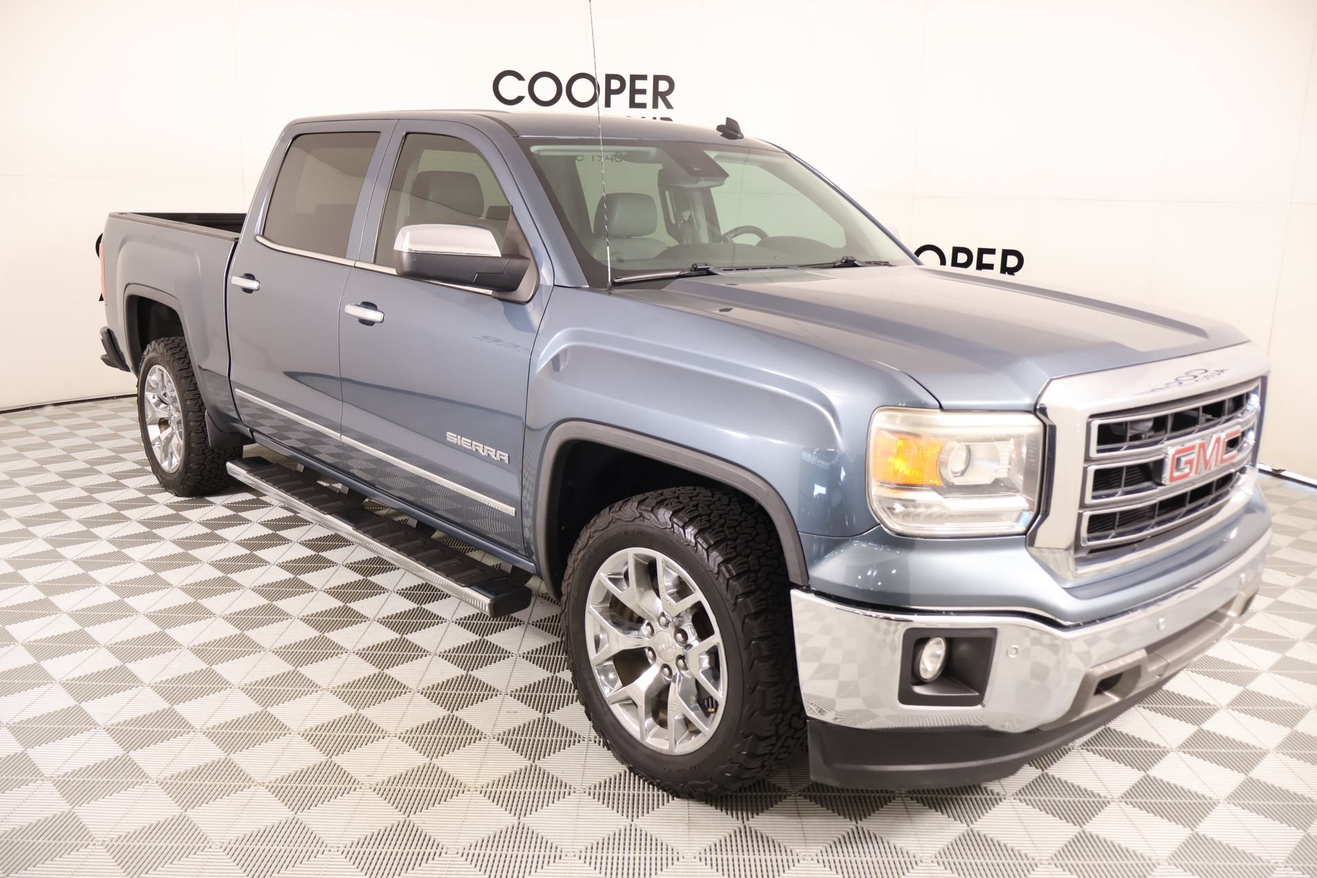 Used 2014 GMC Sierra 1500 SLT w/ SLT Crew Cab Value Package RWD image 1