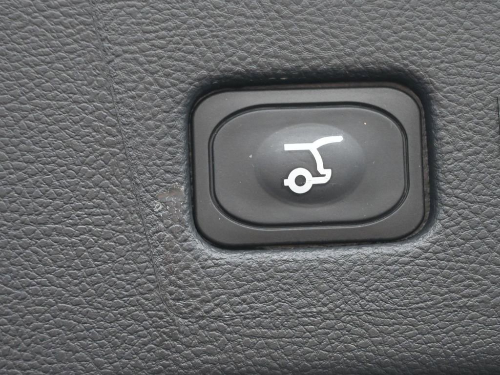 Used 2024 Ford Edge ST-Line image 20