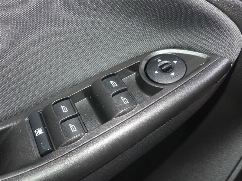 Used 2018 Ford Focus SE w/ SE Appearance Package image 19