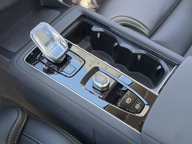 New 2027 Volvo XC90 B6 Ultra AWD/4WD image 23