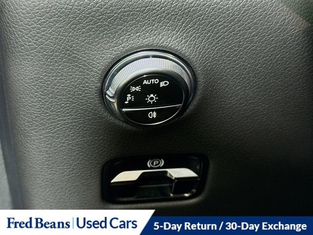 Used 2024 Mercedes-Benz GLC 300 4MATIC image 11